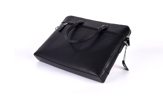 黑色皮包表面刮痕的完美修復方法